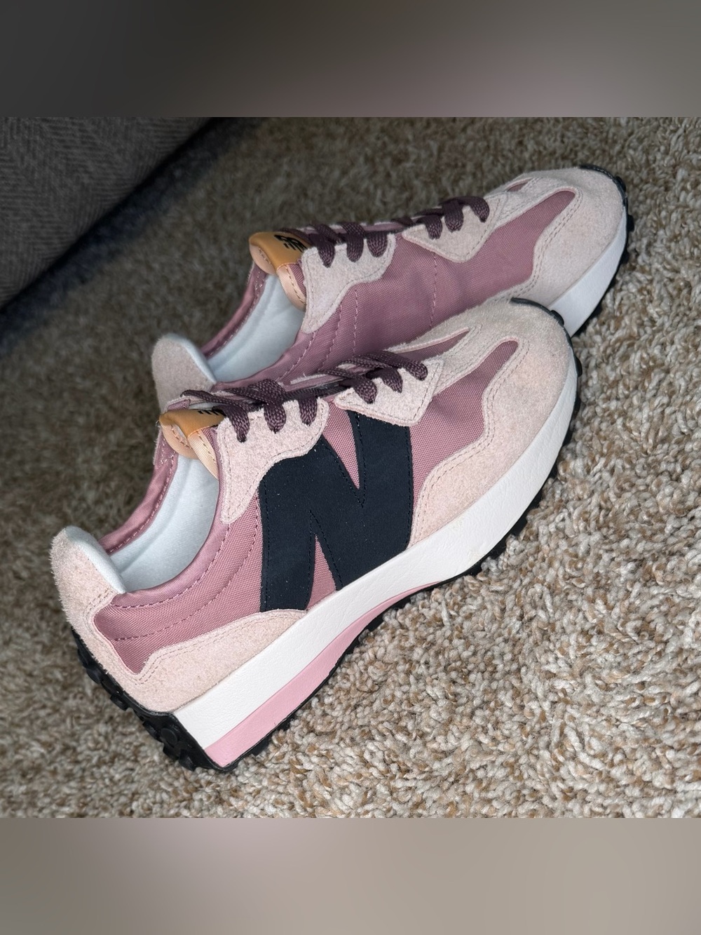 New Balance Women's Blush Pink & Black Retro Runner-Size 6.5-7 NEW!